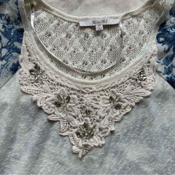 Miss Me | Blue & Cream Jeweled Abstract Floral Crochet Blouse | Size Extra Small - Picture 4 of 9